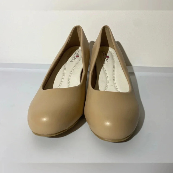 Kitten Heels - Picture 3 of 5